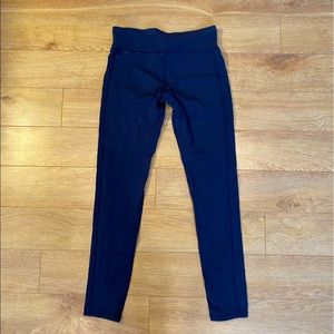 Lolë training pants